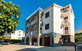 Apartments Ivo